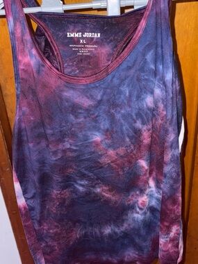 Emme Jordan Women's Tie-Dye Tank Top/ biker shorts- Purple/Magenta (XL)